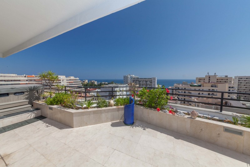 Ático de lujo con vistas al mar en el centro de la ciudad de Marbella